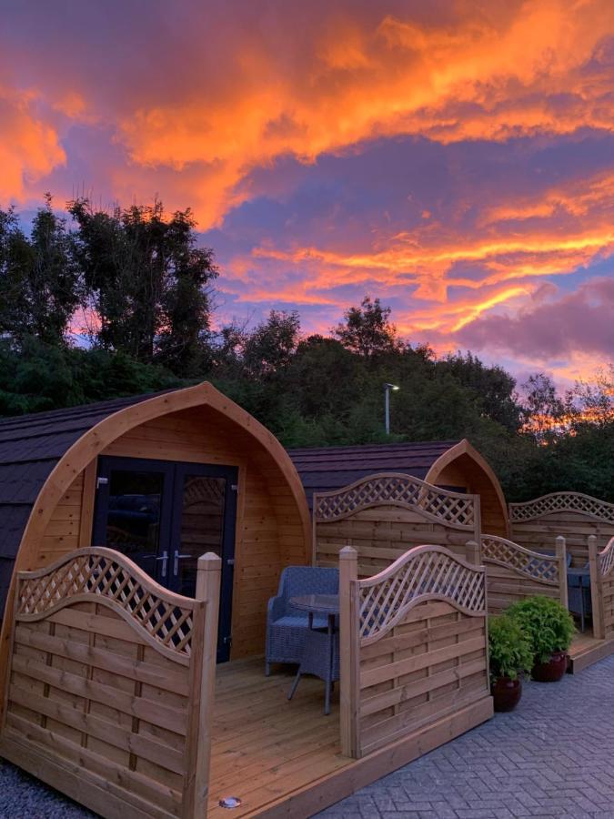 Conifer Cabins フォート・ウィリアム エクステリア 写真