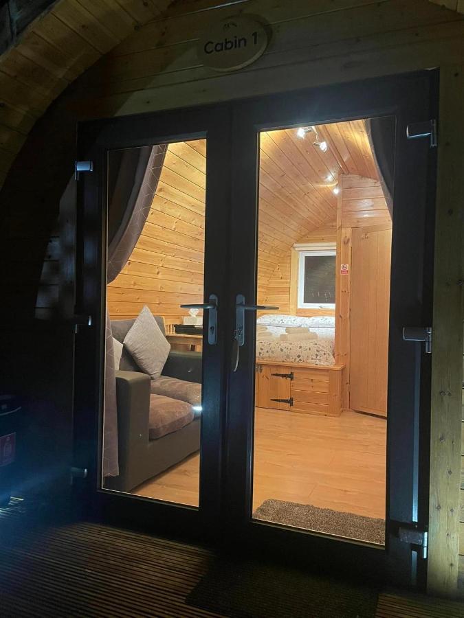 Conifer Cabins フォート・ウィリアム エクステリア 写真