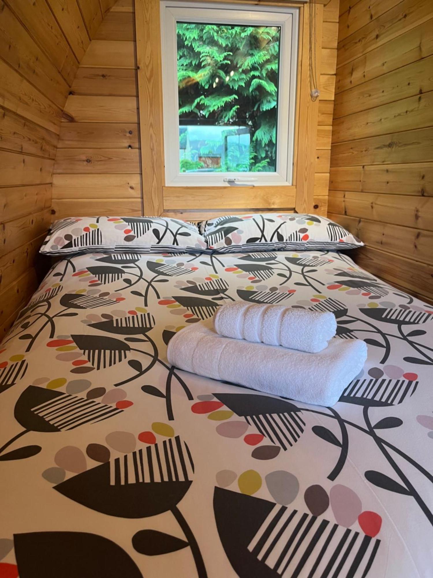 Conifer Cabins フォート・ウィリアム エクステリア 写真
